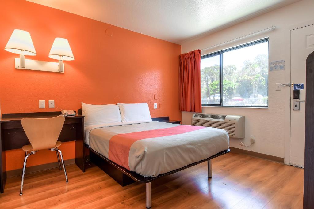 Motel 6-San Diego CA - Hotel Circle - Mission Valley image 17