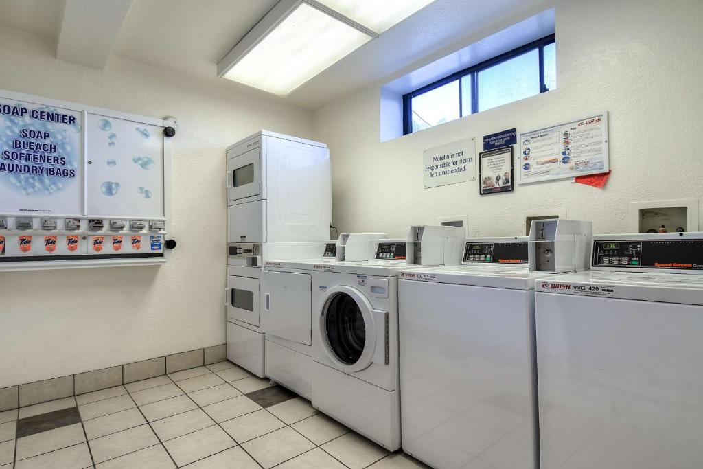 Motel 6-San Diego CA - Hotel Circle - Mission Valley image 21